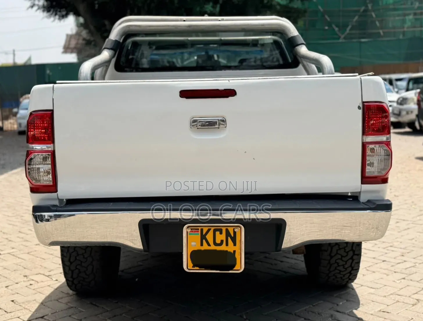 Toyota Hilux 2013 White
