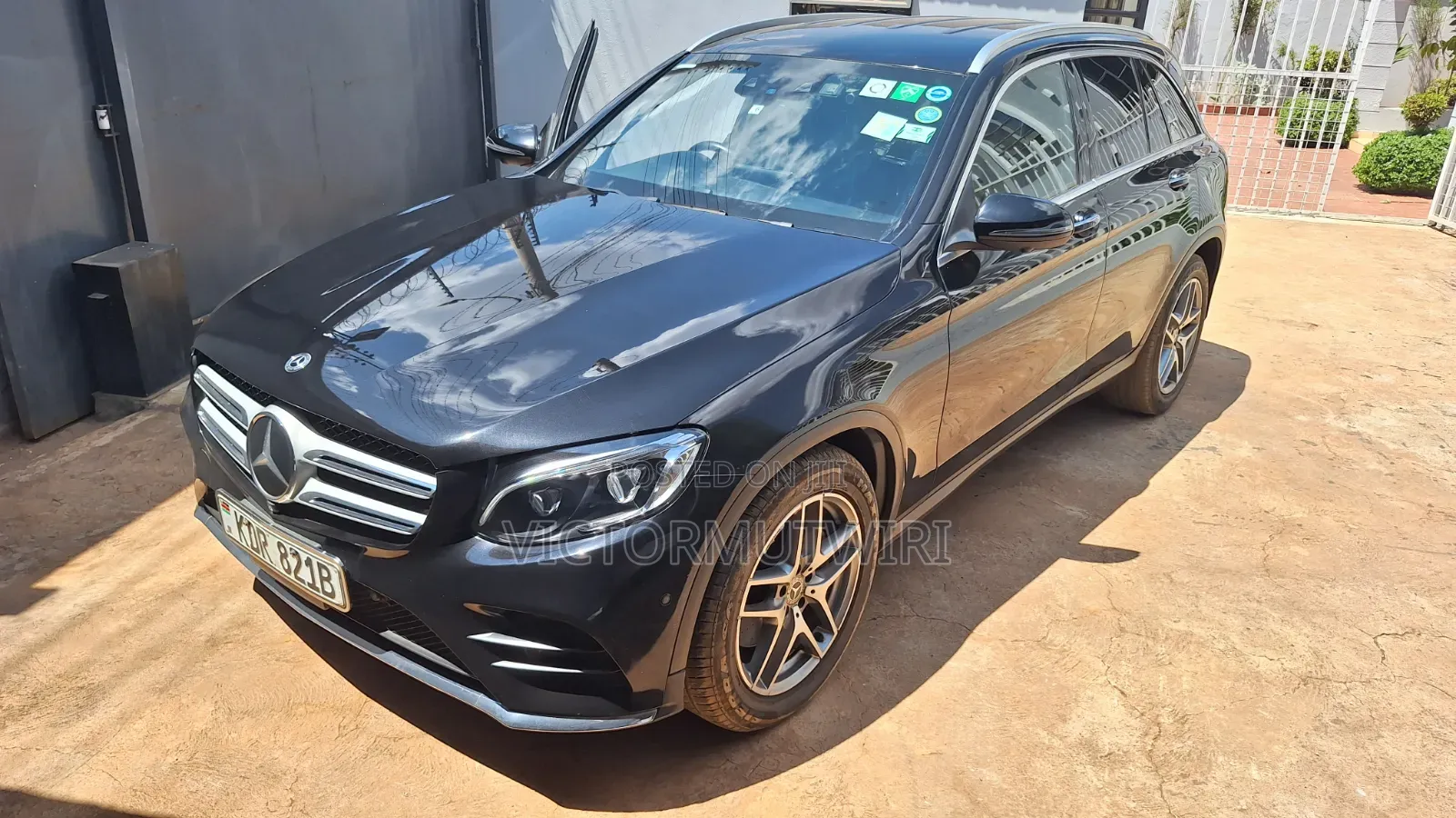 Mercedes-Benz GLC-Class GLC250 Sport Utility 4-Door (2.0L, 4cyl Turbo)
