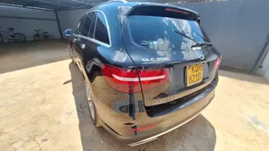 Mercedes-Benz GLC-Class GLC250 Sport Utility 4-Door (2.0L, 4cyl Turbo)