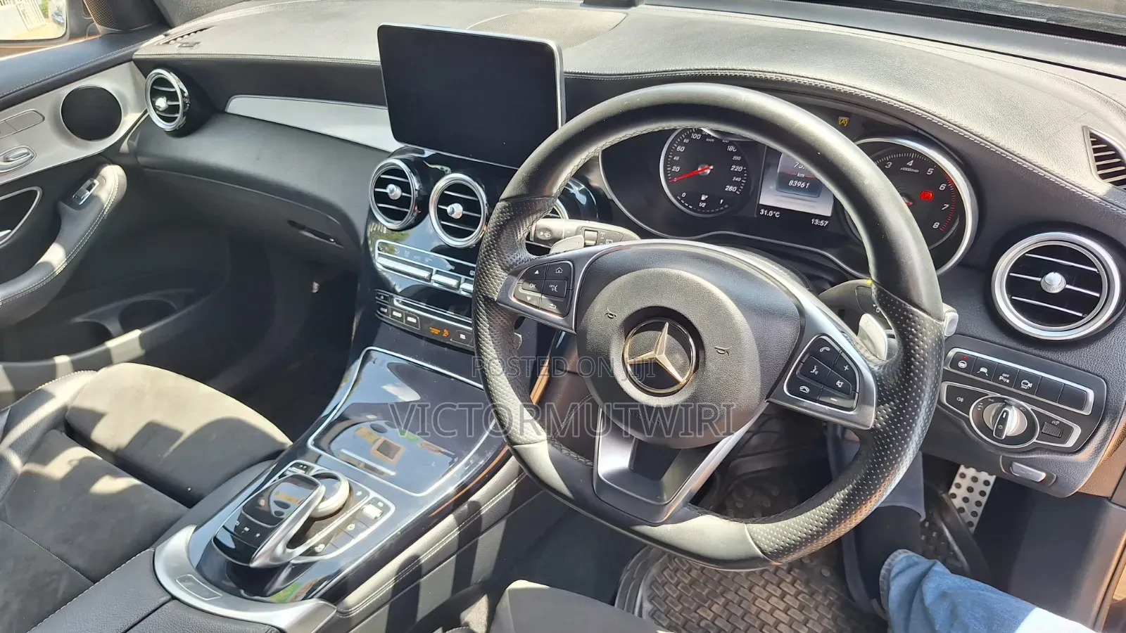 Mercedes-Benz GLC-Class GLC250 Sport Utility 4-Door (2.0L, 4cyl Turbo)