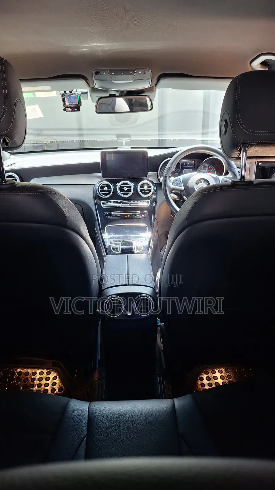 Mercedes-Benz GLC-Class GLC250 Sport Utility 4-Door (2.0L, 4cyl Turbo)