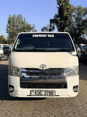 Toyota HiAce 2013 White