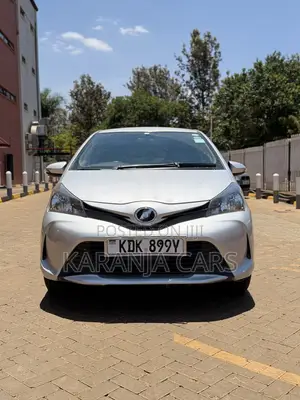 Toyota Vitz 1.3 FWD 5dr 2015 Silver