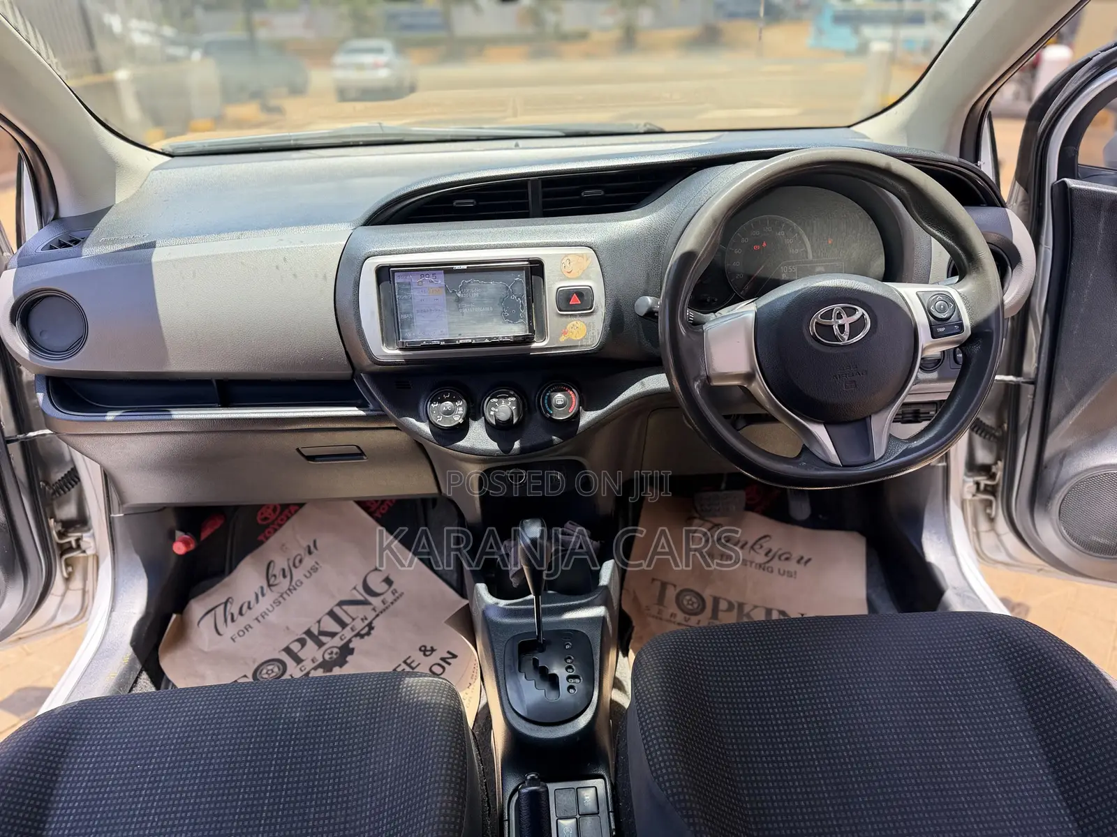Toyota Vitz 1.3 FWD 5dr 2015 Silver