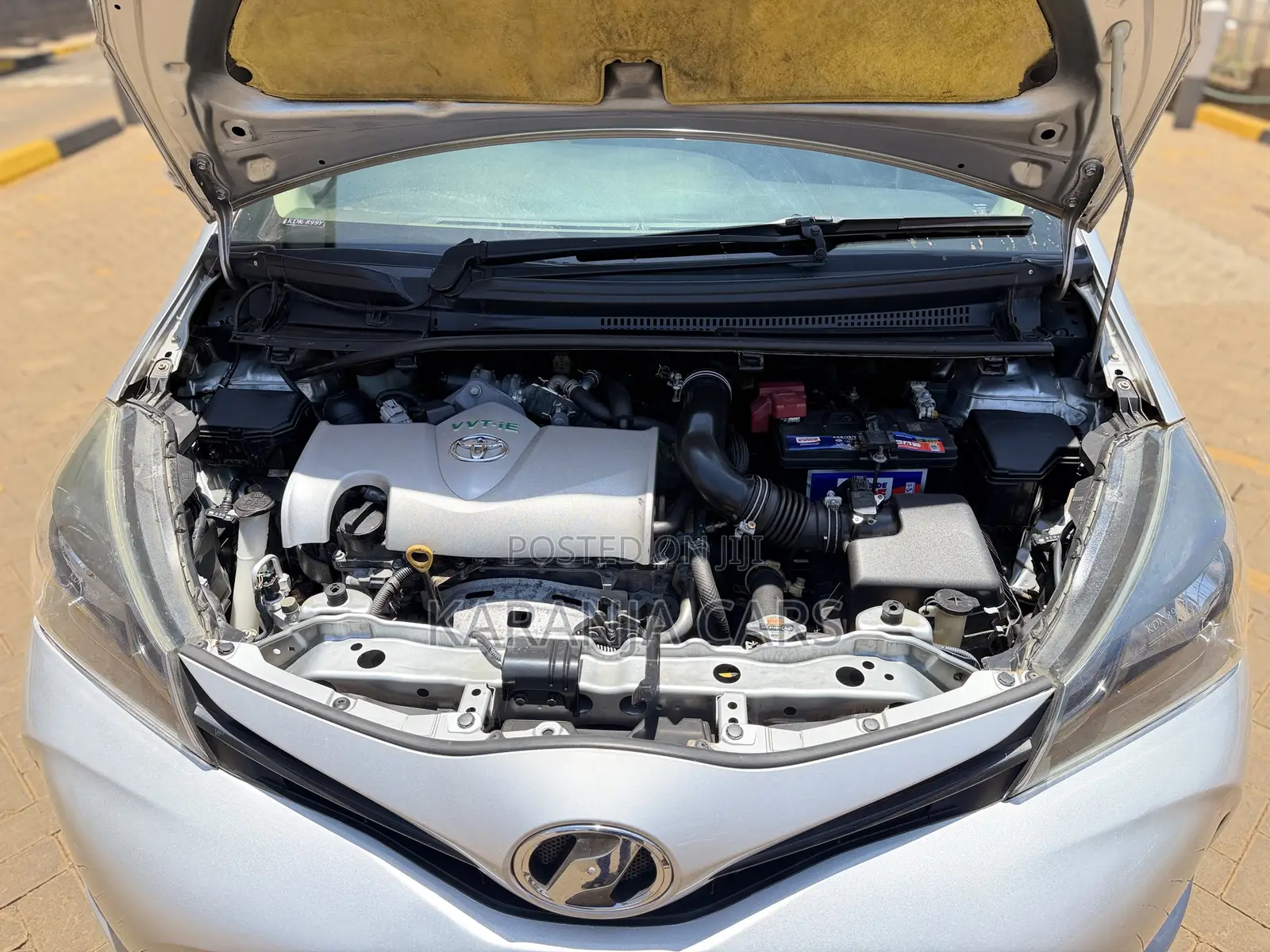 Toyota Vitz 1.3 FWD 5dr 2015 Silver