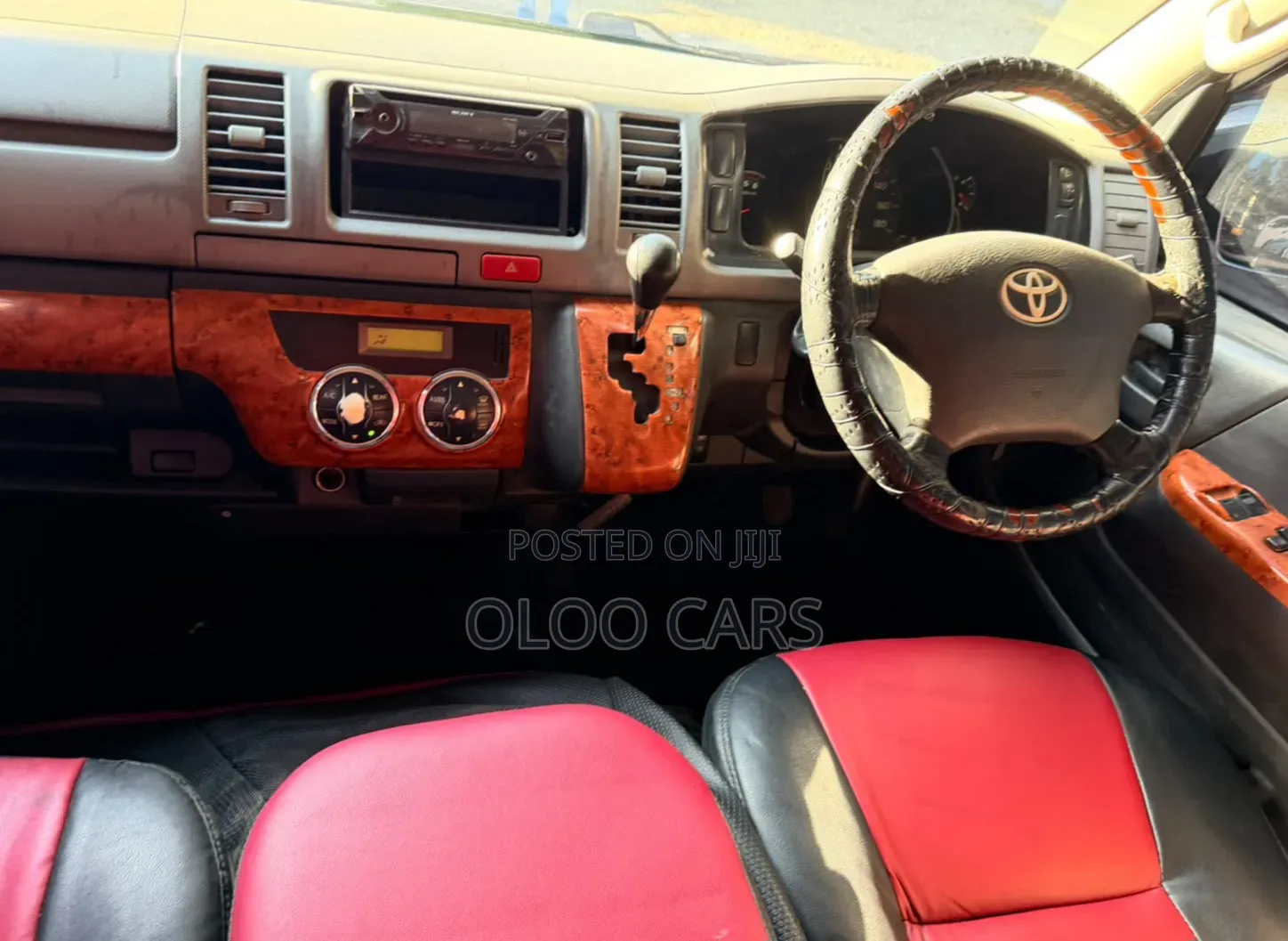 Toyota HiAce 2013 White