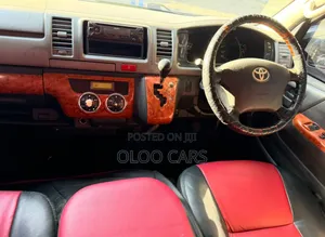 Toyota HiAce 2013 White
