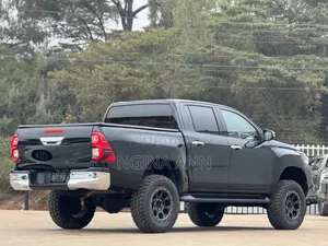 Toyota Hilux 2020 Gray