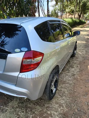 Honda Fit Automatic 2011 Silver