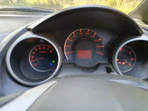 Honda Fit Automatic 2011 Silver