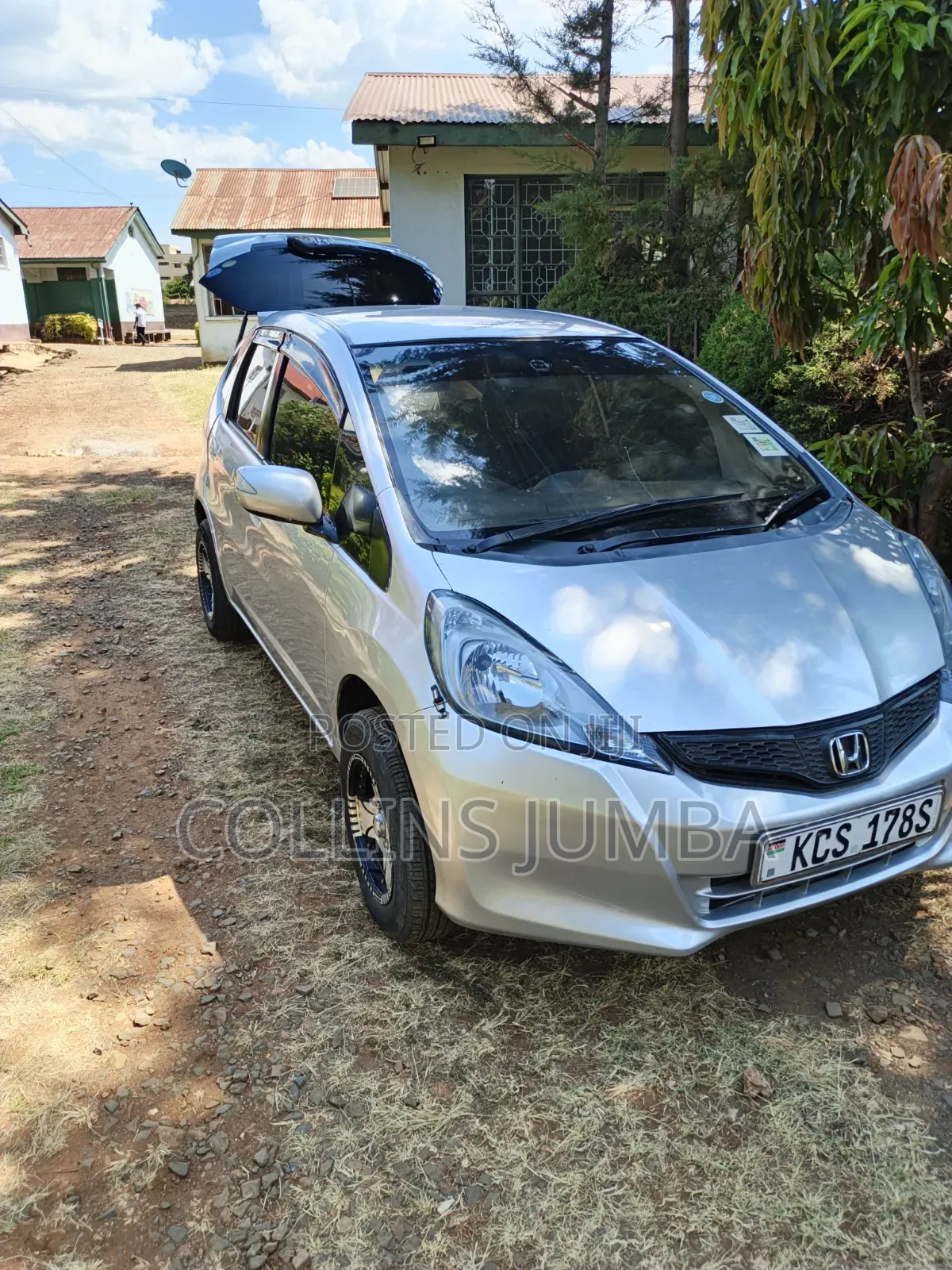 Honda Fit Automatic 2011 Silver