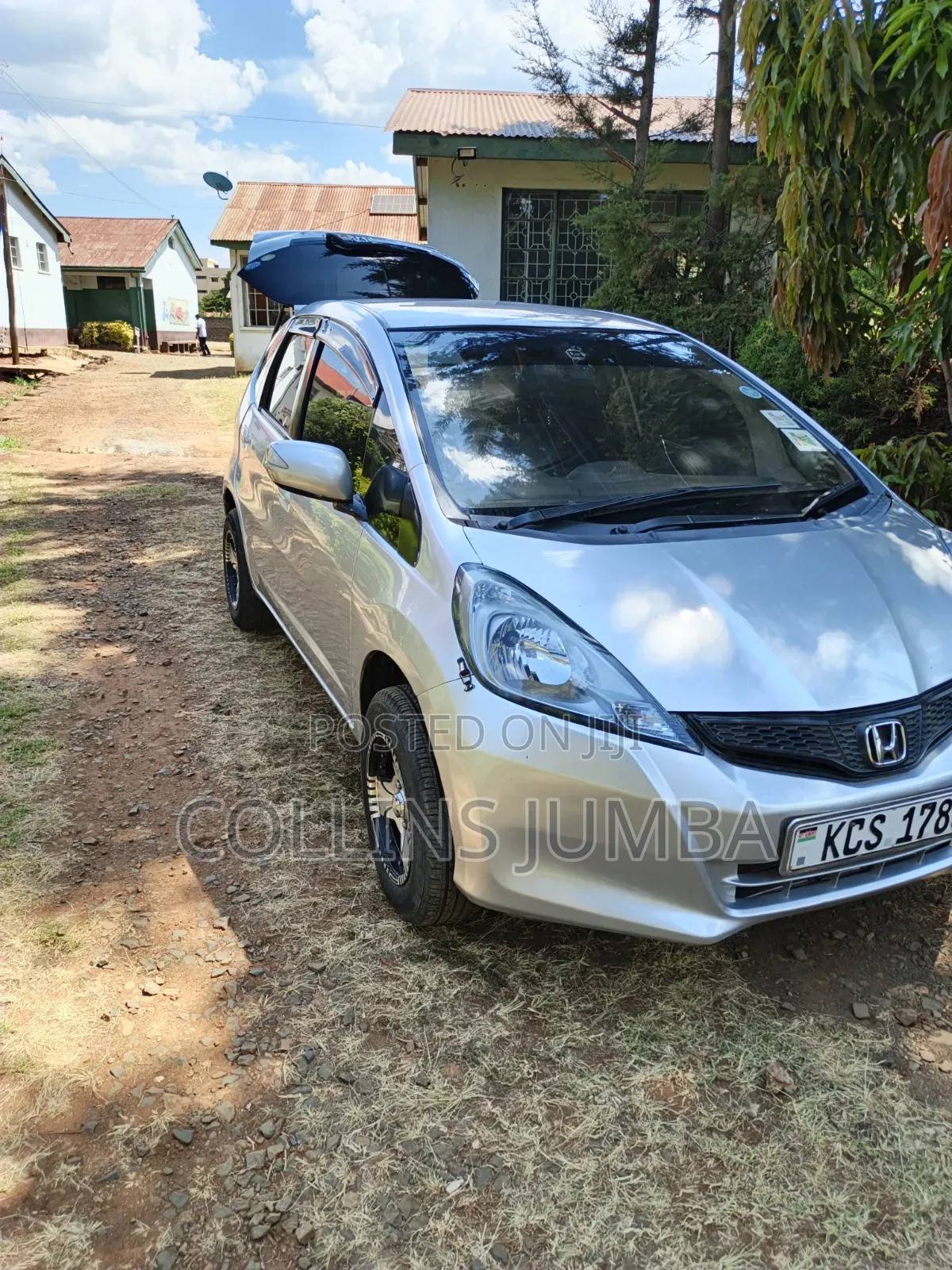 Honda Fit Automatic 2011 Silver