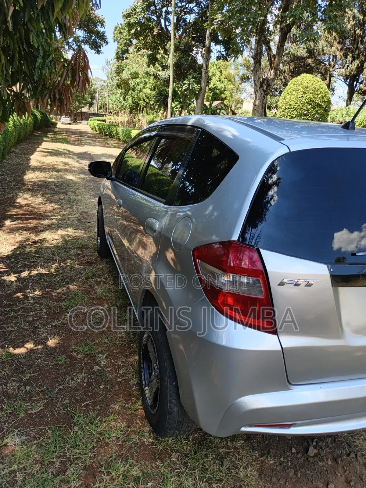 Honda Fit Automatic 2011 Silver