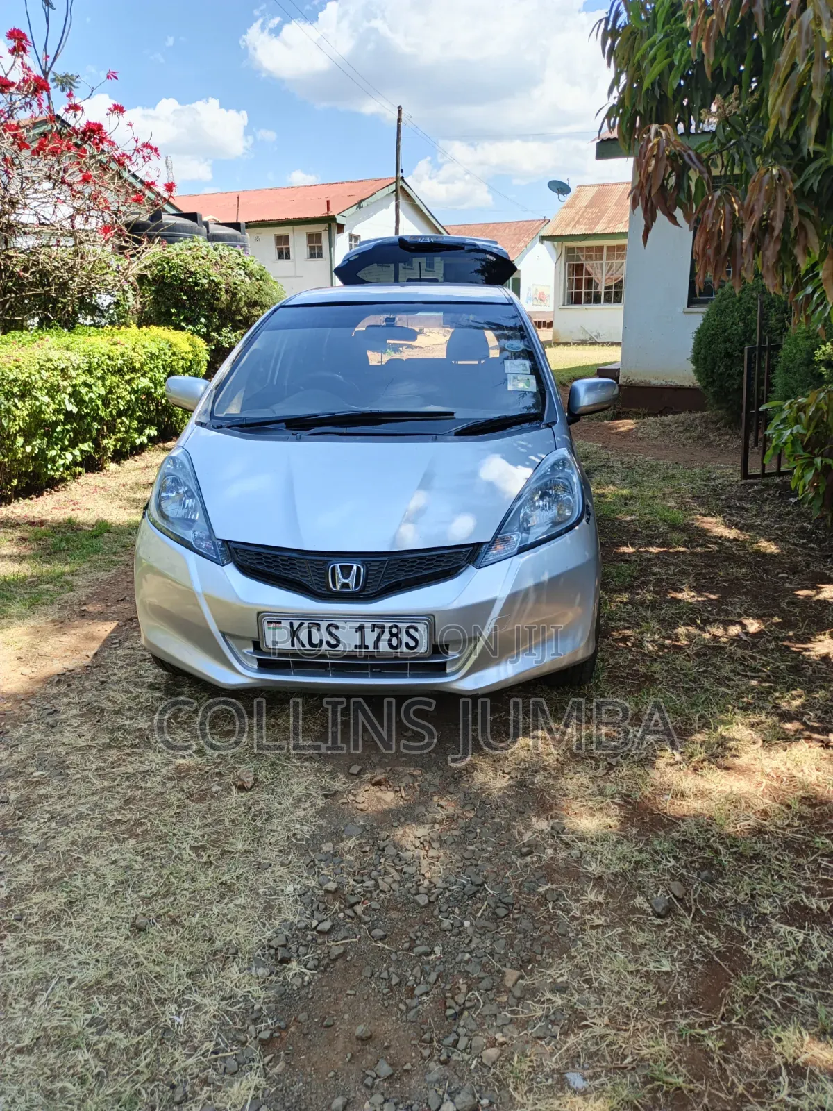 Honda Fit Automatic 2011 Silver