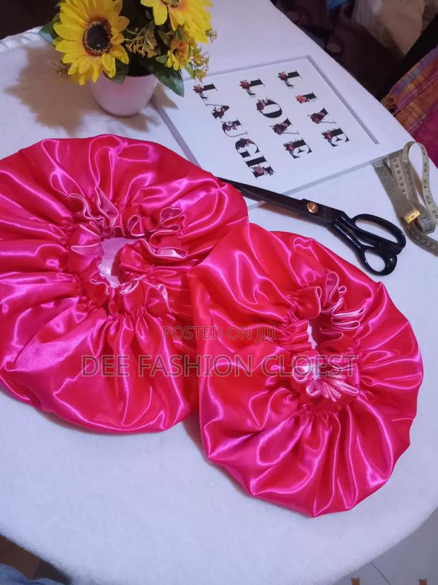 2 in 1 Reversible Satin Bonnets - thumbnail 2