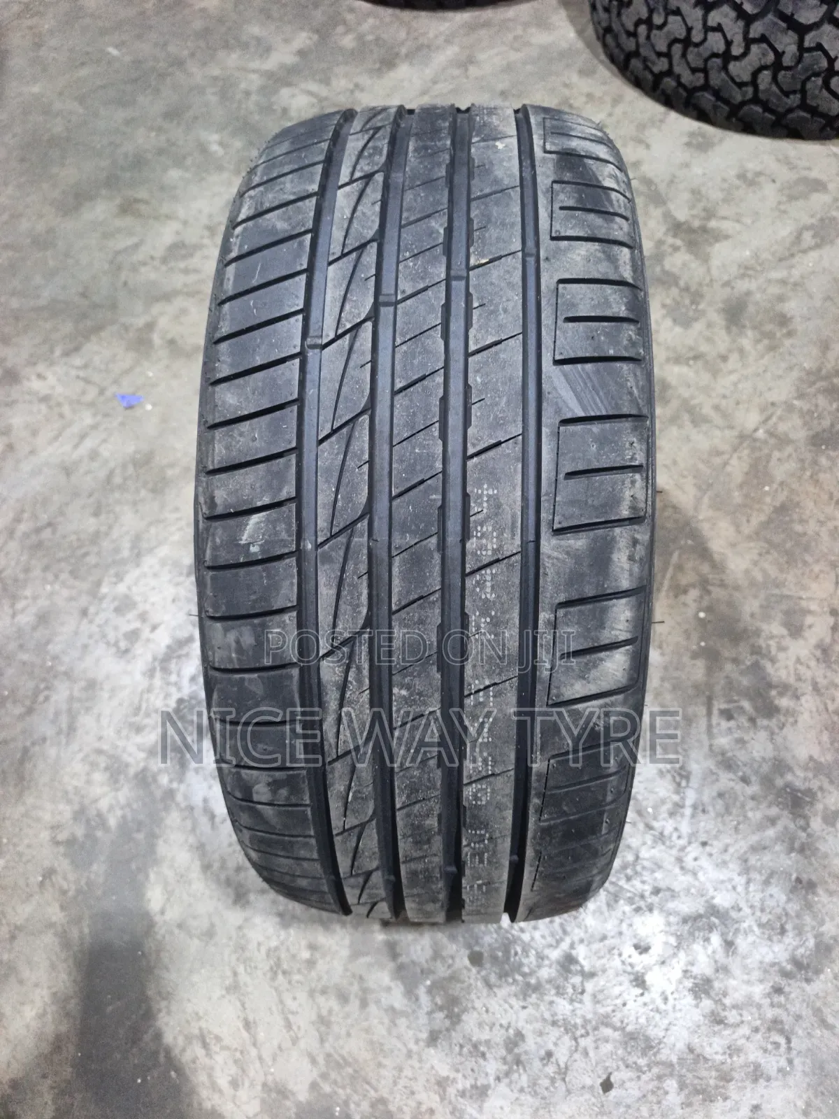 245/35r19 Durun