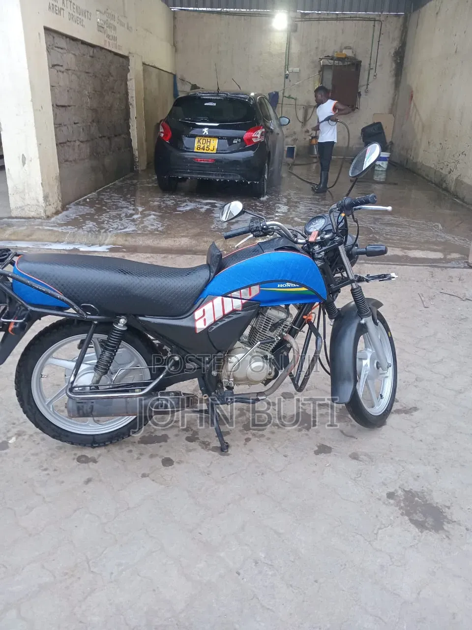 Honda CB 2025 Blue