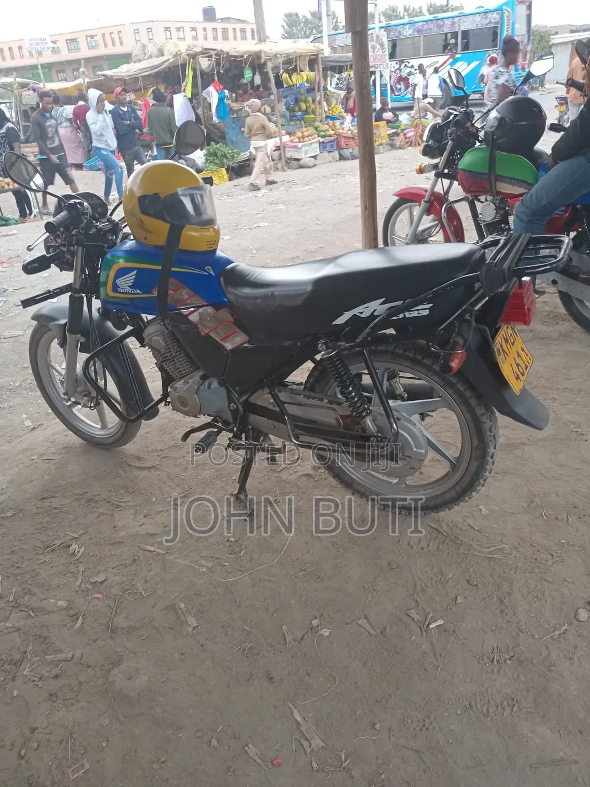 Honda CB 2025 Blue