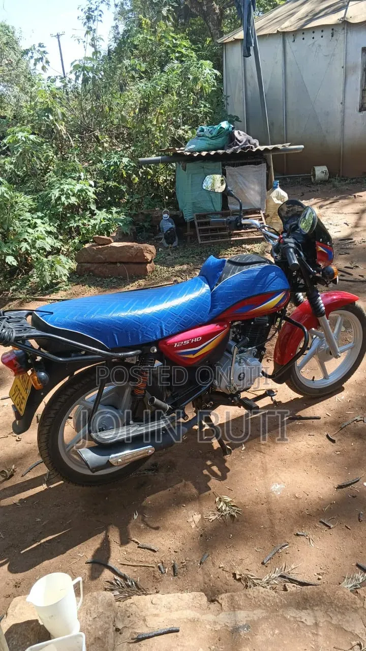 Bajaj Boxer 125 2026 Red