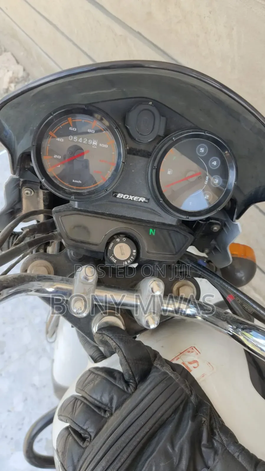 Bajaj Boxer 150 UG 2023 White