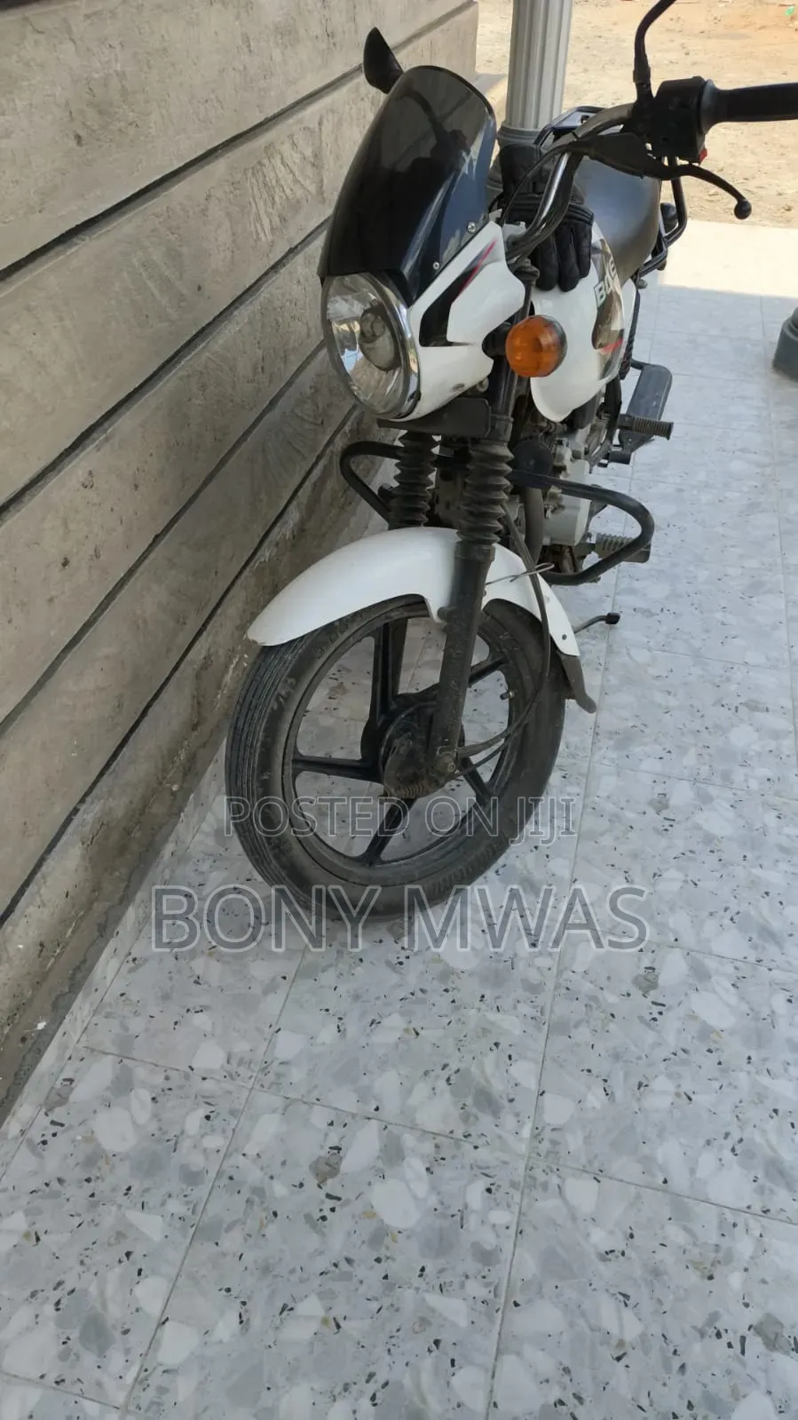 Bajaj Boxer 150 UG 2023 White
