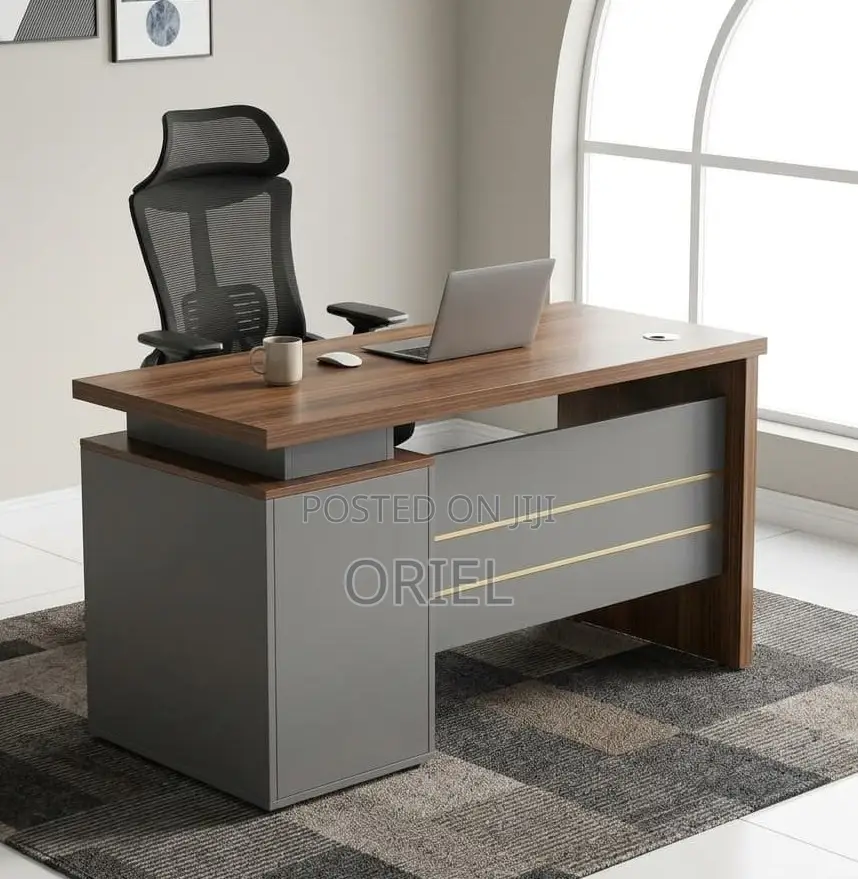 Modern 1400mm Office Desk – Spacious Professional Workstation