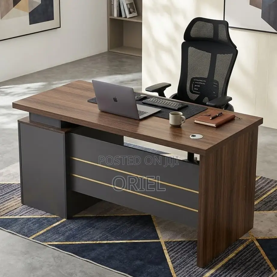 Modern 1400mm Office Desk – Spacious Professional Workstation