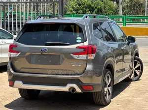 Subaru Forester Limited AWD 2019 Brown