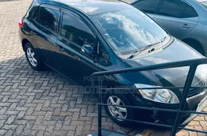 Toyota Auris 2011 Black