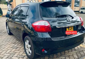 Toyota Auris 2011 Black