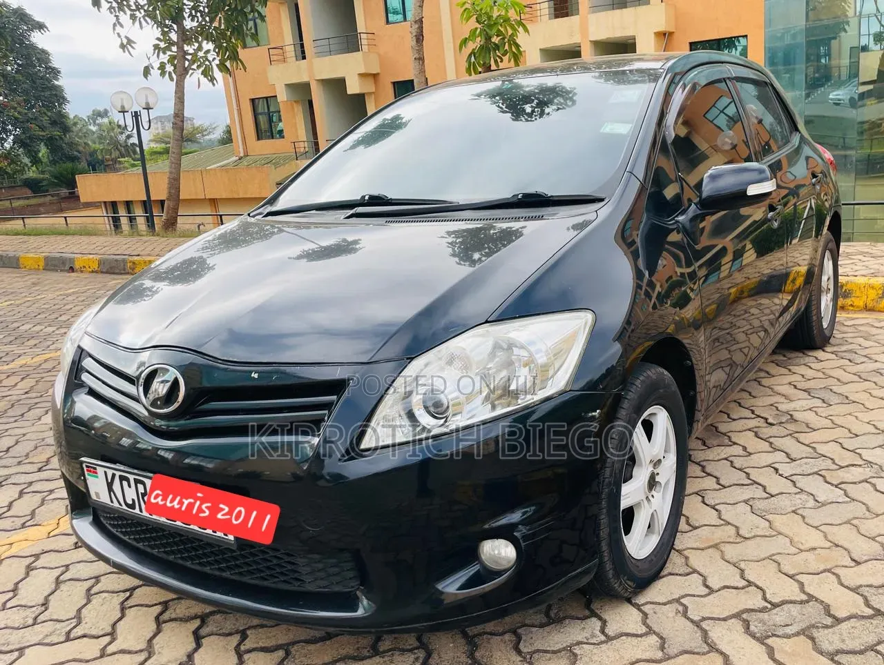 Toyota Auris 2011 Black
