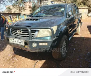 Toyota Hilux 2013 Green