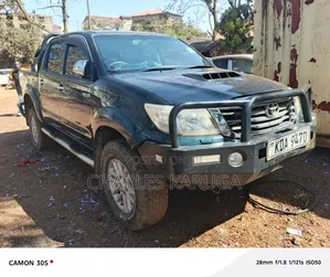 Toyota Hilux 2013 Green