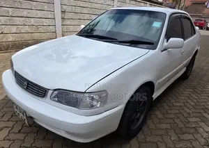 Toyota Corolla Automatic 1999 White