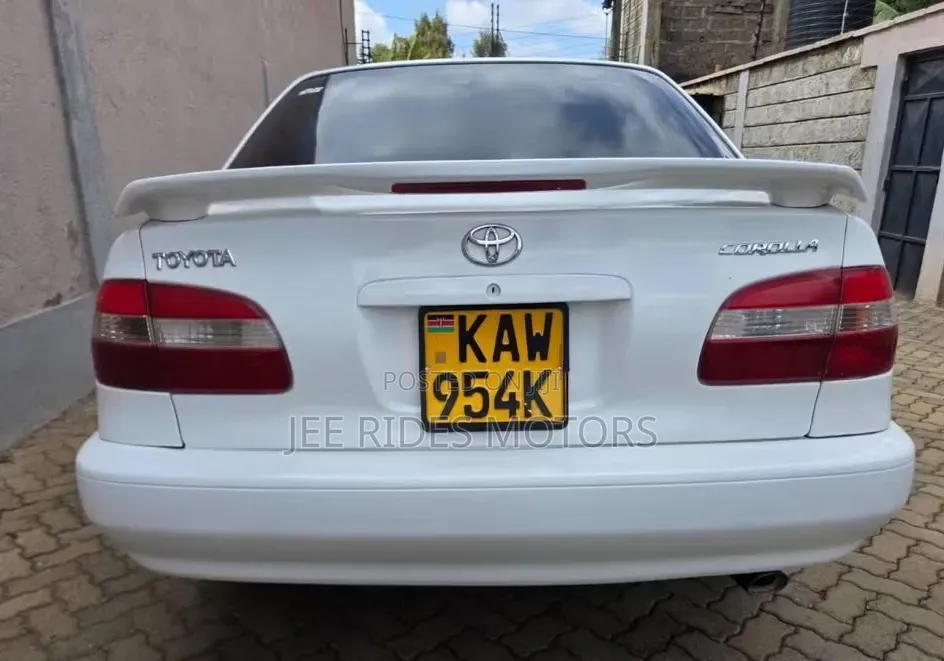 Toyota Corolla Automatic 1999 White