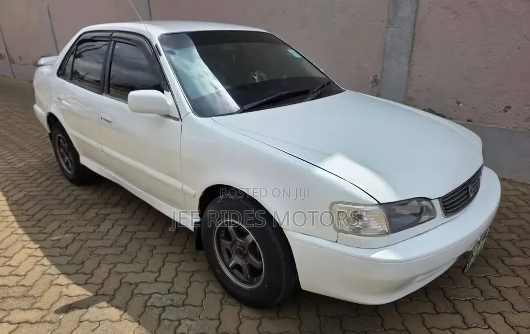 Toyota Corolla Automatic 1999 White