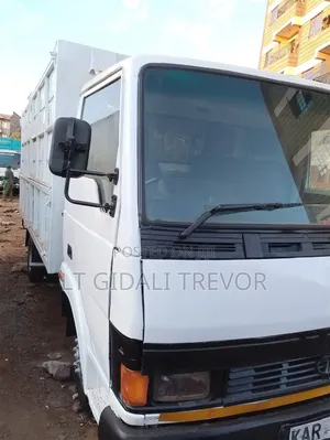 Tata LP 2002 White