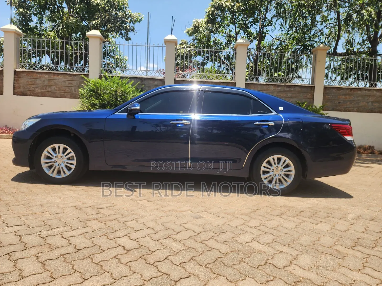 Toyota Crown 2014 Blue