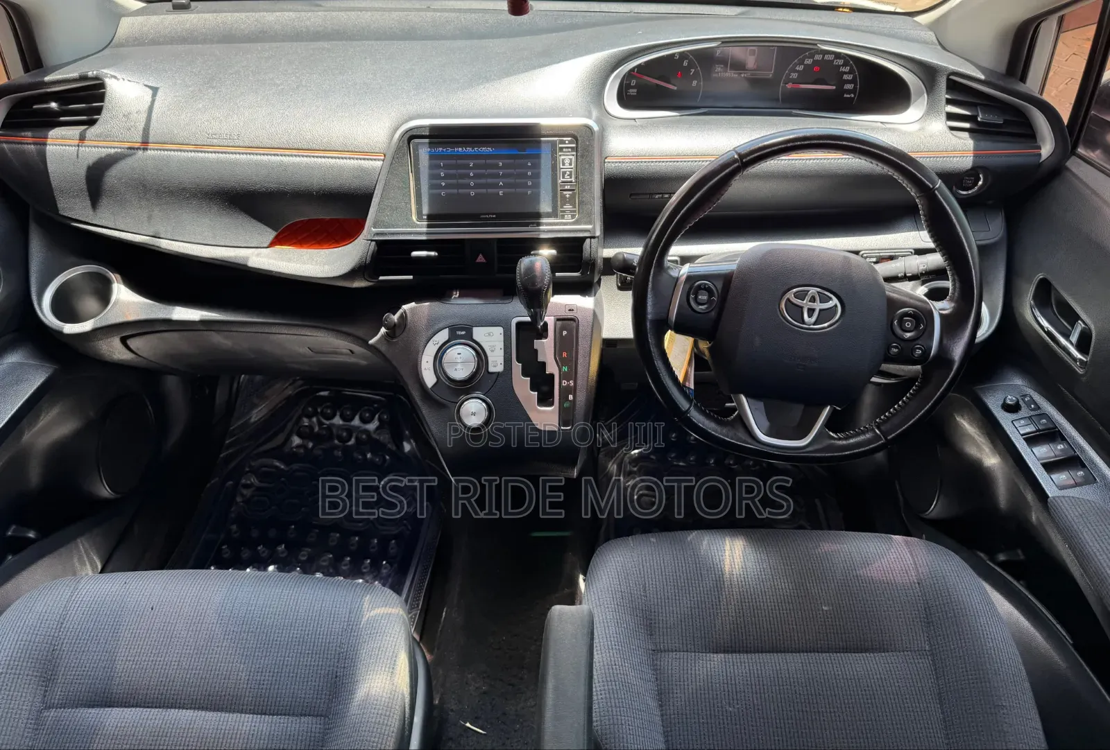 Toyota Sienta 1.5 FWD (6-seater) 2017 White
