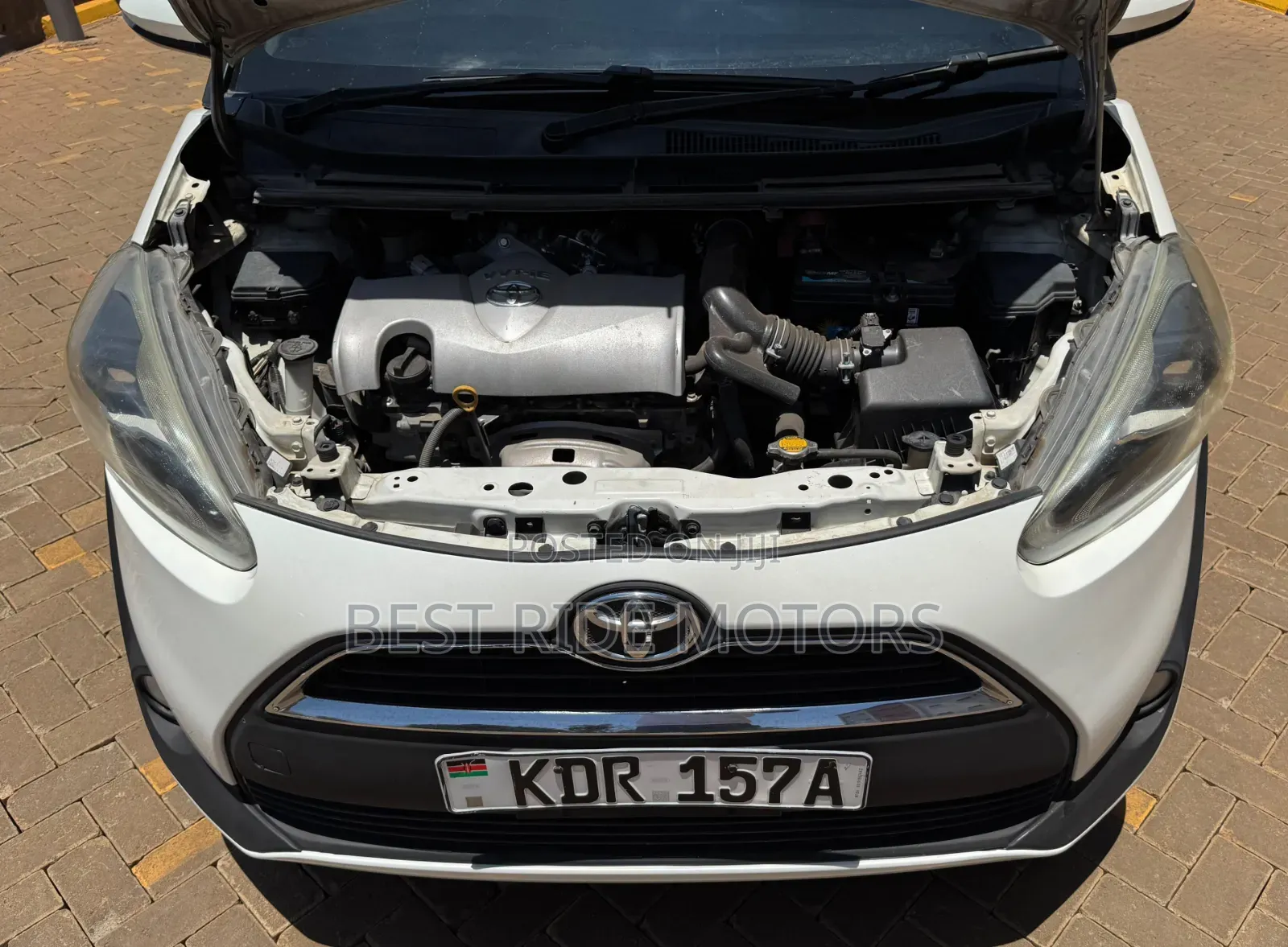 Toyota Sienta 1.5 FWD (6-seater) 2017 White