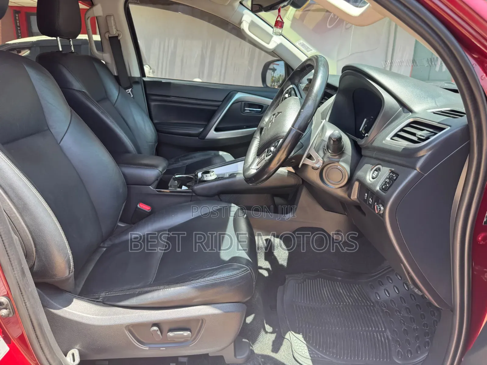 Mitsubishi Pajero 2020 Red