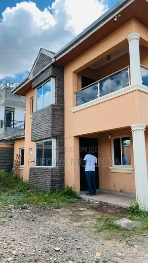 5bdrm House in Complex Utawala for sale