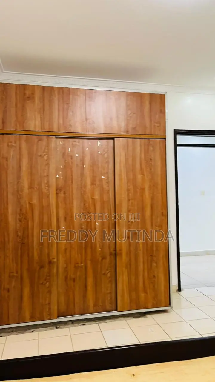 5bdrm House in Complex Utawala for sale
