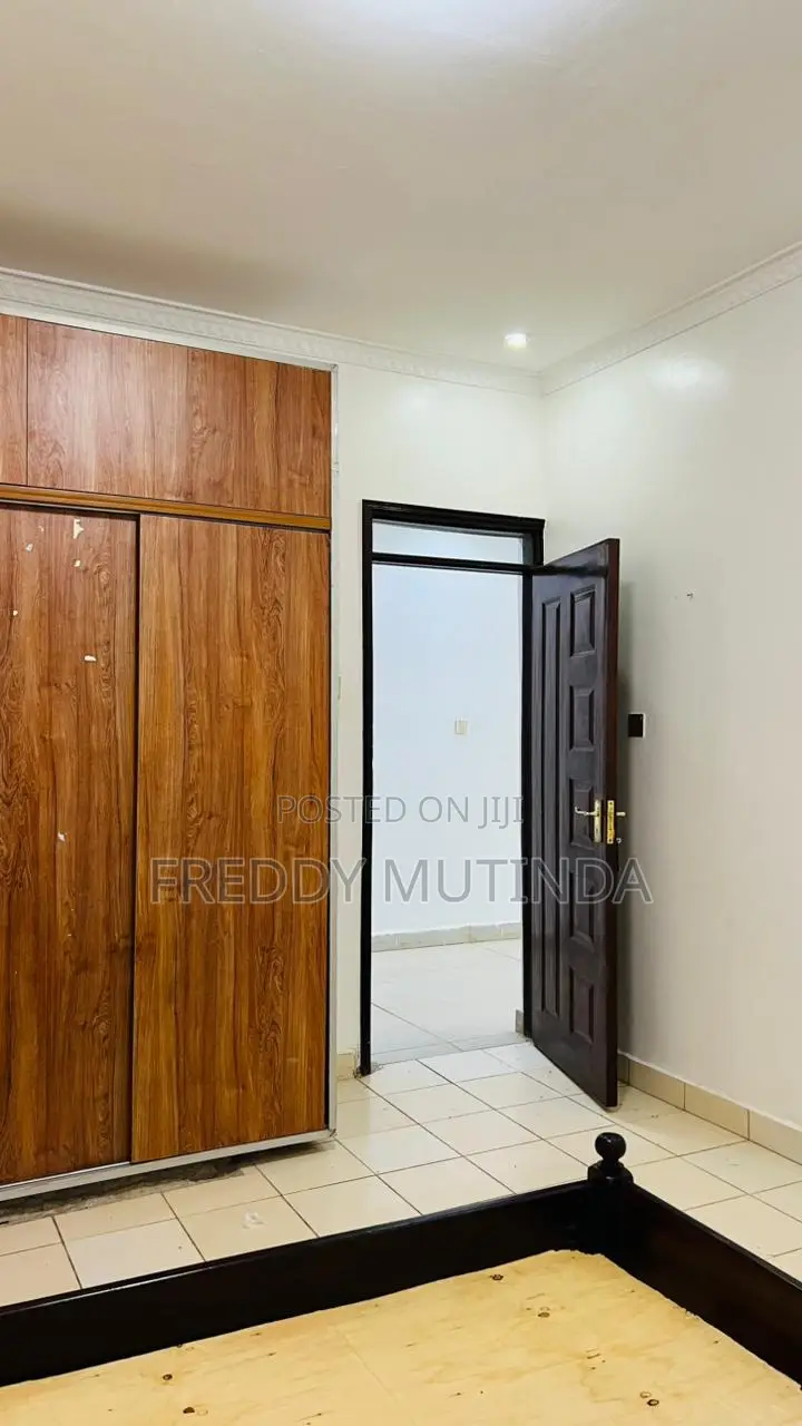 5bdrm House in Complex Utawala for sale