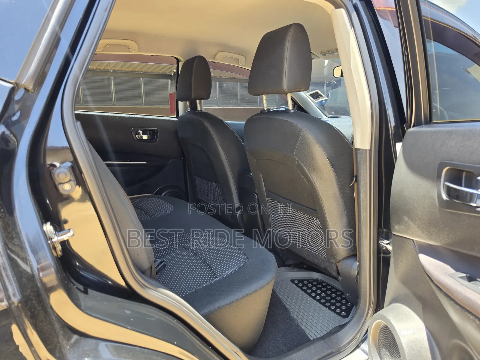 Nissan Dualis 2011 Black