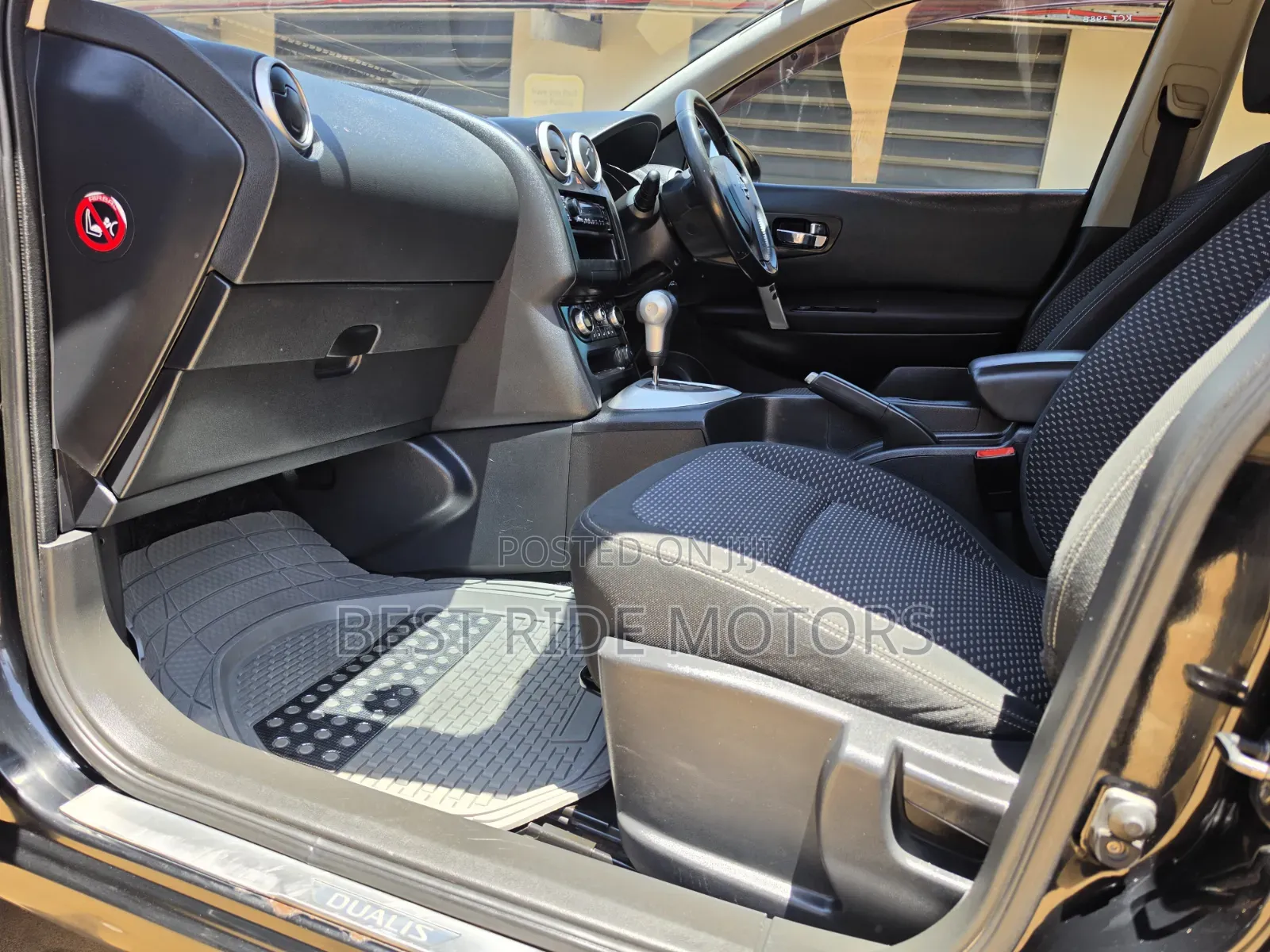 Nissan Dualis 2011 Black
