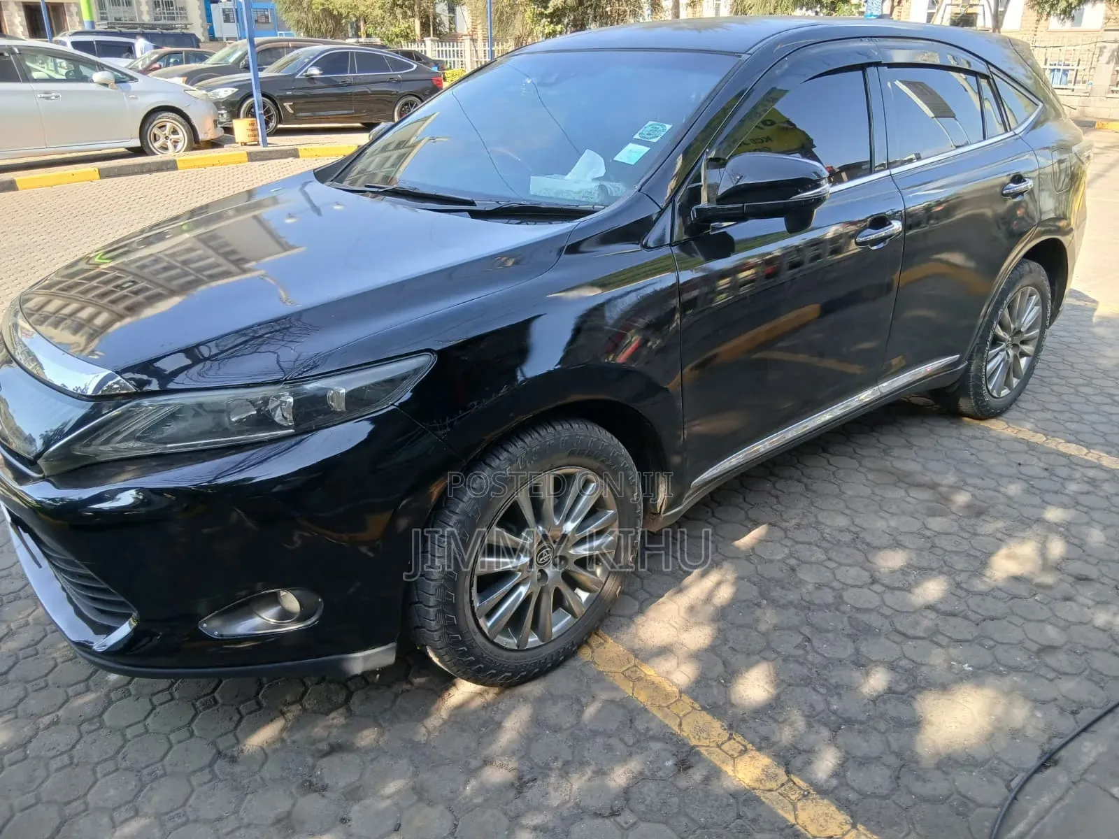 Toyota Harrier 2.0 2015 Black