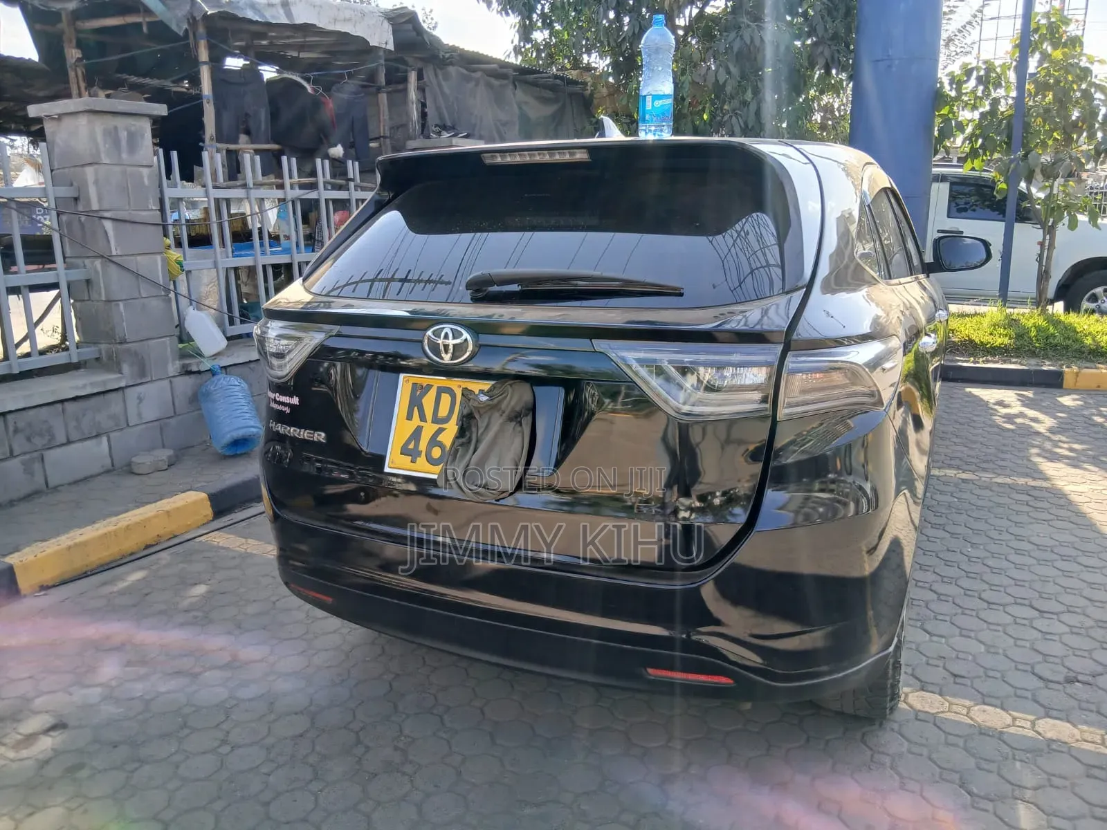 Toyota Harrier 2.0 2015 Black