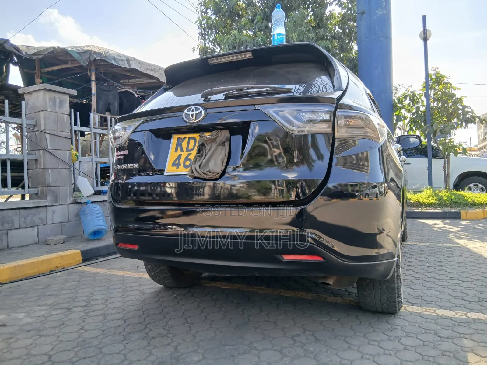 Toyota Harrier 2.0 2015 Black