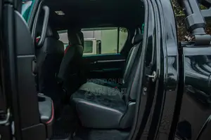 Toyota Hilux 2022 Black